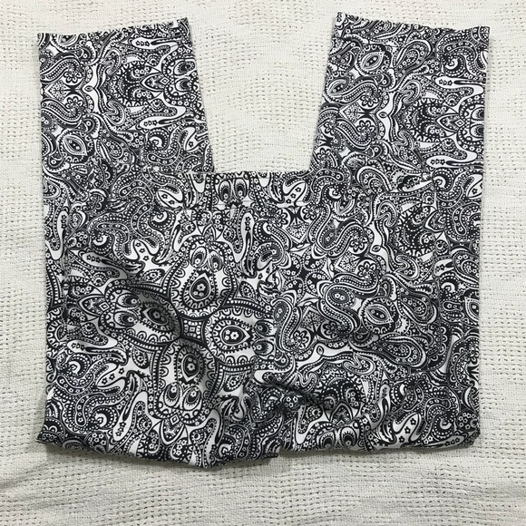 Ann Taylor Signature Fit Crop Pants. Size 6. - Picture 3 of 4